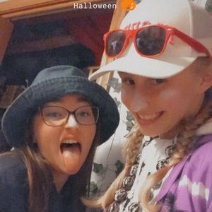 Meet your Posher, Madelyn